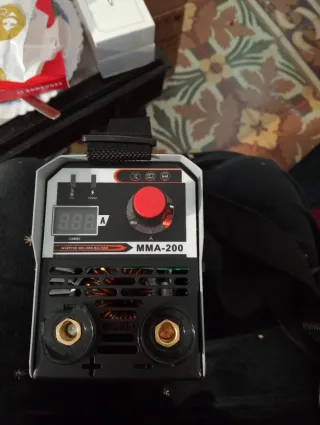 Soldadora MMA-200 Inverter