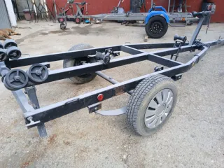 Remolque náutico gris