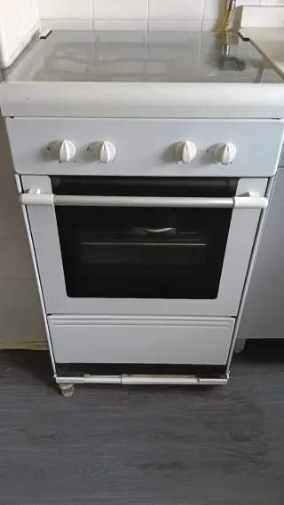 Cocina de gas 4 fuegos con horno