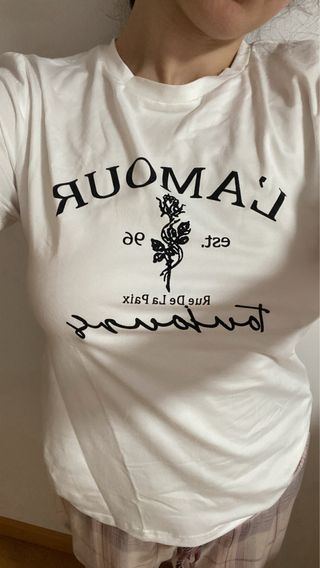Camiseta L'amour con rosa