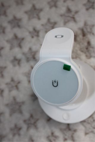 ESTACIÓN DE CARGA INALÁMBRICA 3 EN 1 + LUZ LED