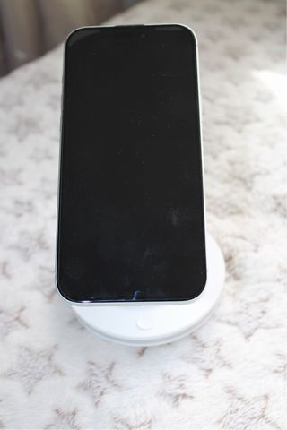 ESTACIÓN DE CARGA INALÁMBRICA 3 EN 1 + LUZ LED