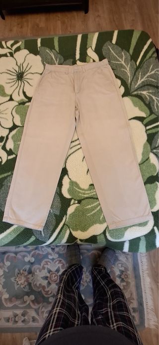 Pantalón beige hombre, talla 44. Nuevo