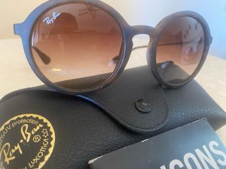 Occhiali da sole Ray-Ban con astuccio