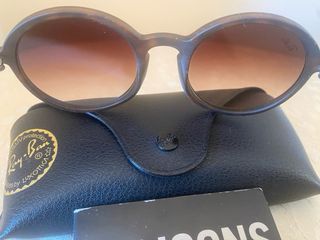 Occhiali da sole Ray-Ban con astuccio