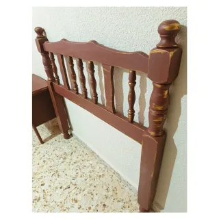 Cabecero y mesita de noche de madera