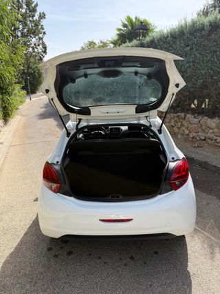 ✅Peugeot 208 2019 1.5HD 100Cv Diesel IVA DEDUCIBLE