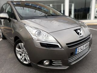 Peugeot 5008 2012