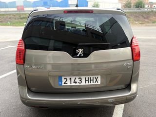 Peugeot 5008 2012