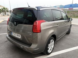 Peugeot 5008 2012