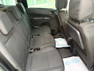 Peugeot 5008 2012