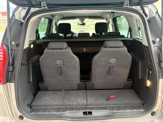 Peugeot 5008 2012
