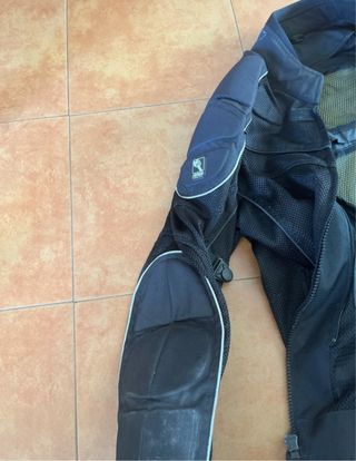 Chaqueta de moto negra