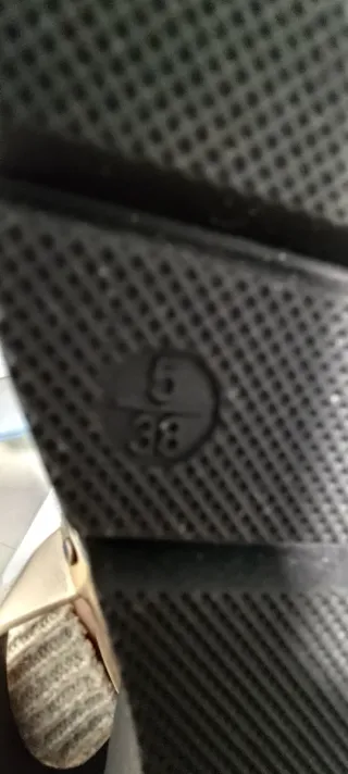 Sandalias mujer schuh negras y doradas
