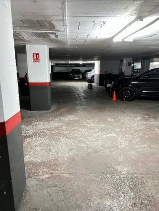 Plaza de parking con trastero en ALQUILER