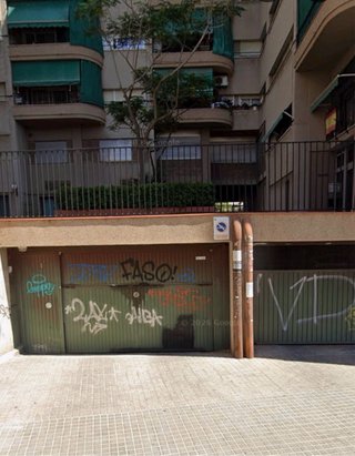 Plaza de parking con trastero en ALQUILER