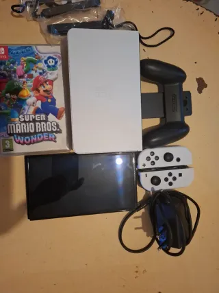 Nintendo Switch OLED Blanca + Mario