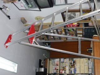 Rollo Cable Eléctrico Azul y escalera nueva