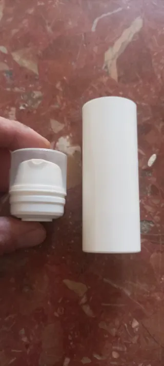 Botes de plástico con dosificador