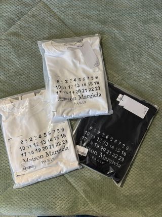 3 T-shirts Maison Margiela (Branco e Preto)
