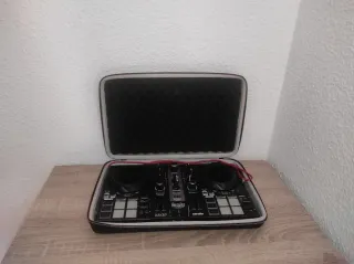 Controlador DJ Hercules Impulse 200