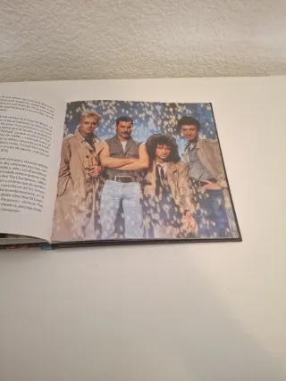 Libro CD Queen: A Kind Of Magic (EMI)