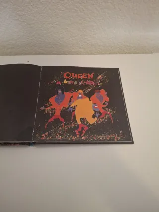 Libro CD Queen: A Kind Of Magic (EMI)