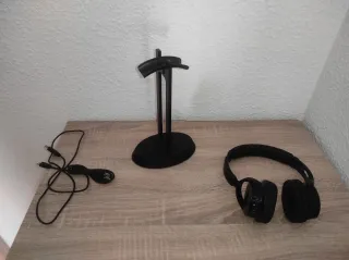 Cascos Inalámbricos con Base Negro