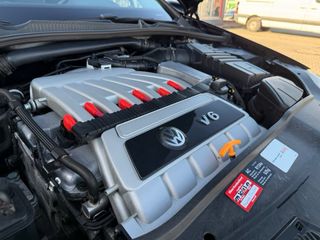VOLKSWAGEN Golf 3.2 DSG R32 4MOTION