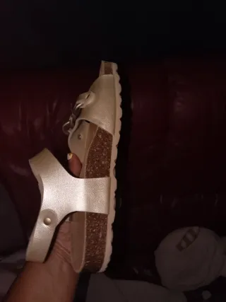Sandalias doradas niña Talla 36