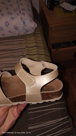 Sandalias doradas niña Talla 36