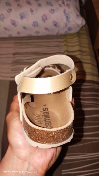 Sandalias doradas niña Talla 36