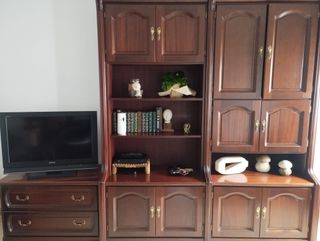 Estante de madeira em ótimo estado