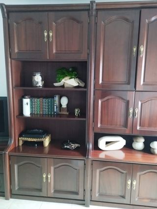 Estante de madeira em ótimo estado