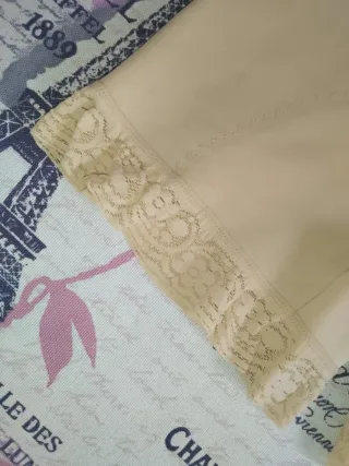 Faja vintage beige con encaje