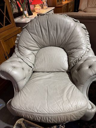 CONJUNTO DE SILLONES DE CUERO GRIS Chesterfield