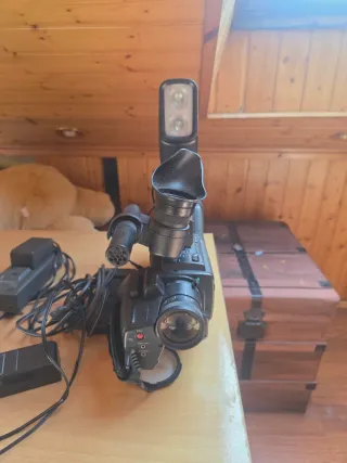 Videocámara Sony Hi8 Negra-V5000E.