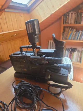 Videocámara Sony Hi8 Negra-V5000E.