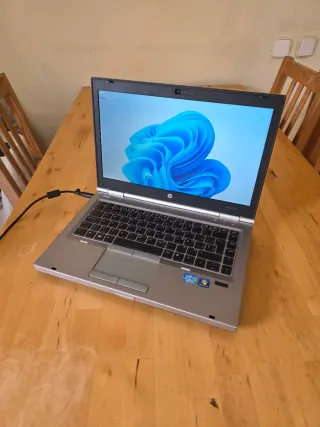 HP Core i7 WINDOWS 11