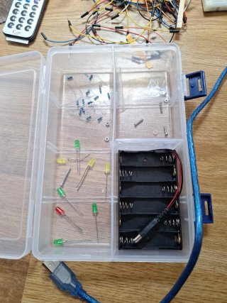 Kit Arduino con componentes