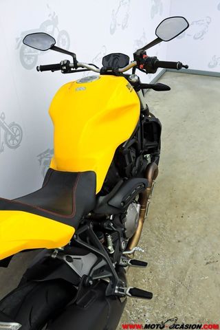 DUCATI MONSTER 821