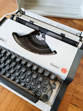 Máquina de escribir Olympia Traveller