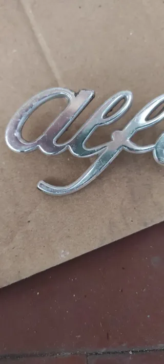 Stemma Alfa Romeo Alfetta