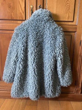 Abrigo pelo sintético azul