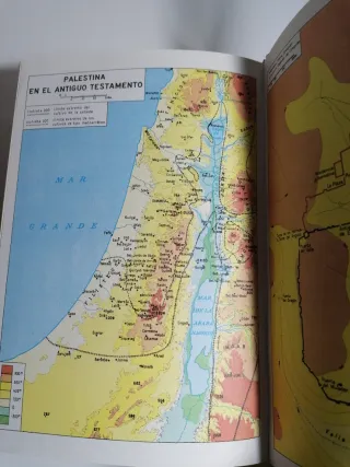 Biblia de jerusalén segunda edición.