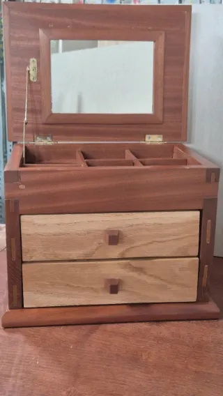 Joyero de madera Sapelly y Roble