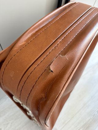 Maleta antigua de piel