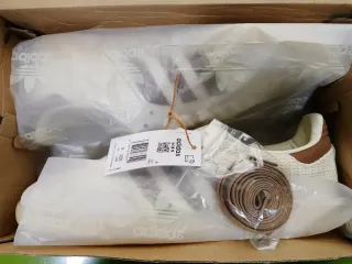 Zapatillas Adidas Samba Marrones y Blancas