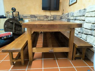 Mesa txoko 3m madera maciza + 2 bancos