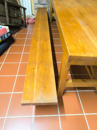 Mesa txoko 3m madera maciza + 2 bancos